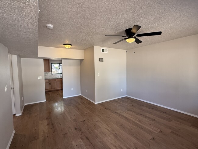 2729 Bel Air Dr NE