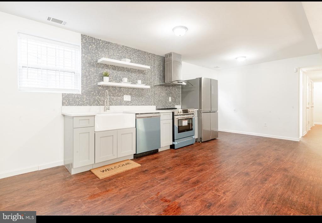 Photo - 824 48th Pl NE