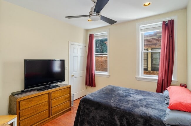 Photo - 3857 N Lawndale Ave Unit 3651-2