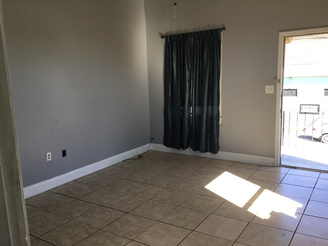 Photo - 400 Avenue B Unit B