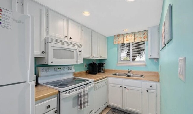 Photo - This charming, spacious ground-level unit 2bedr 2bath Unit 615