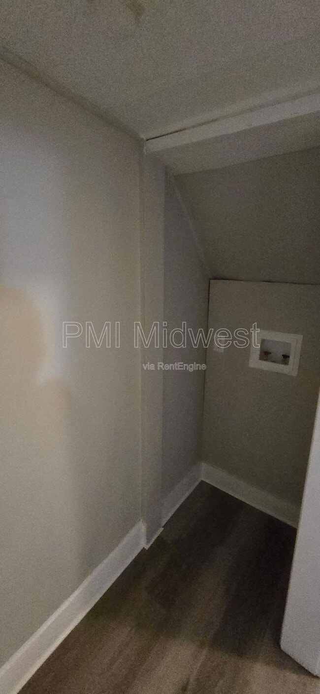 Building Photo - 2919 E New York St Rental