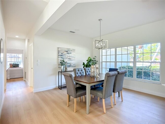 Photo - 2960 Sandringham Pl