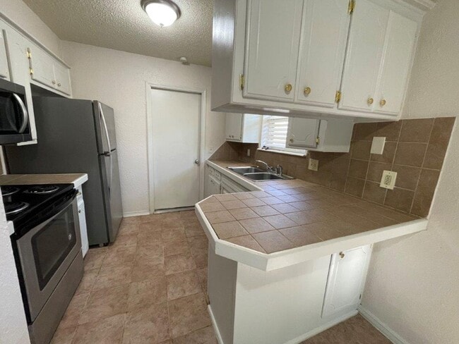 Photo - Military Discount available! Updated 3 bed...
