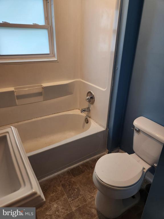 Photo - 229 Porter Ave