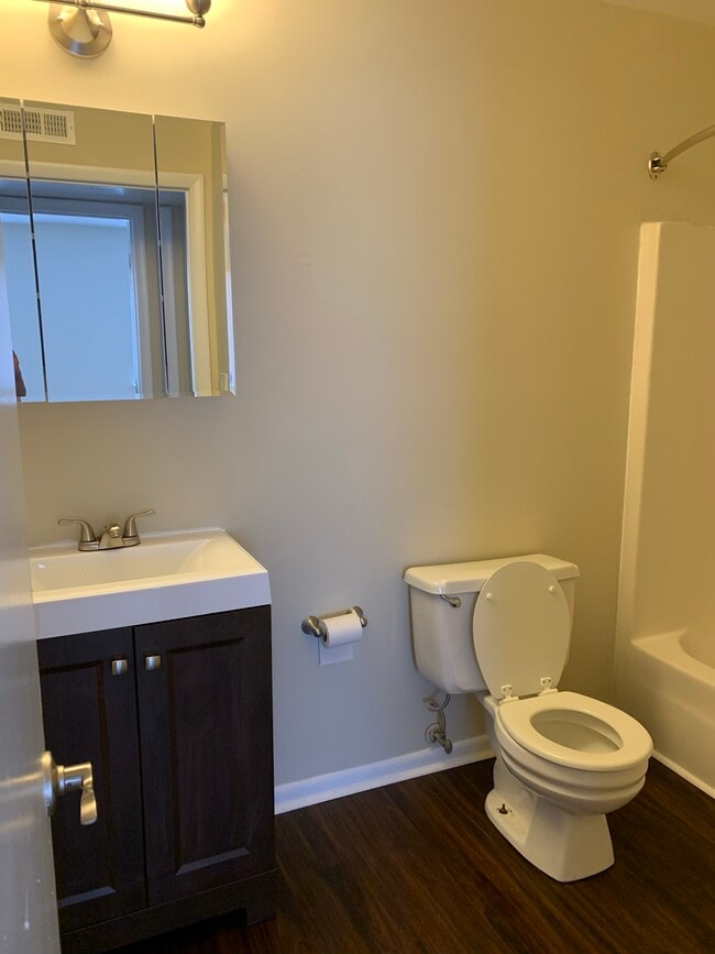One Bedroom-Bathroom