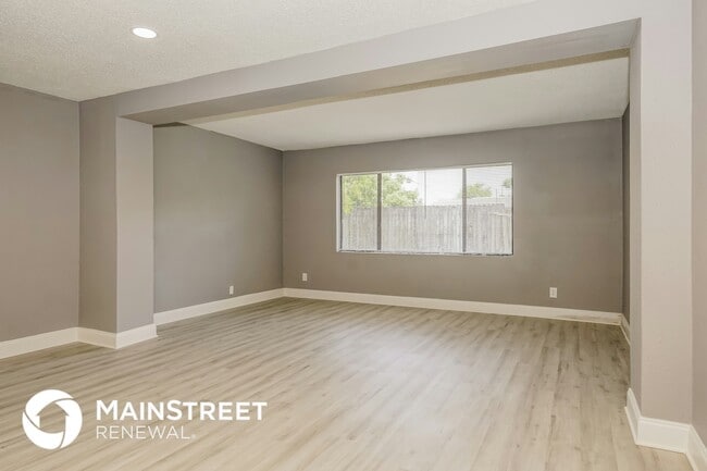 Photo - 1235 Thoreau St