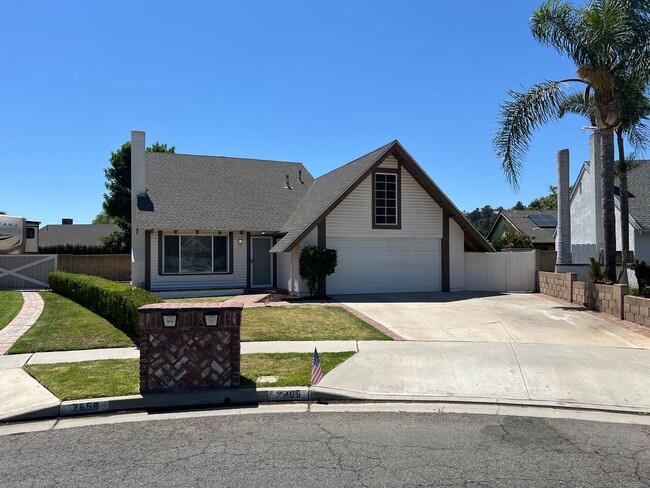 Building Photo - Adorable 3 Bed 2 Bath Home in Anaheim Hills