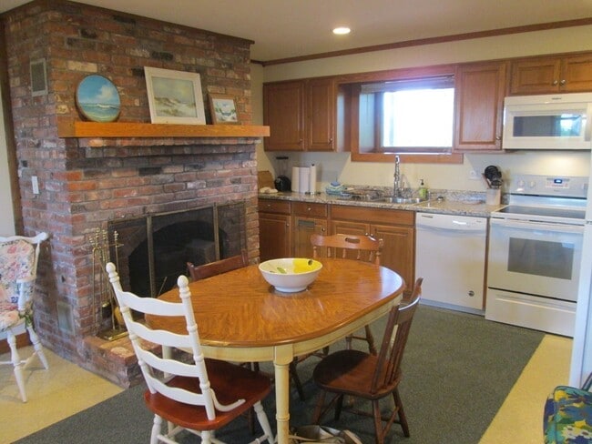 Photo - 18 Waterman Rd Unit 1
