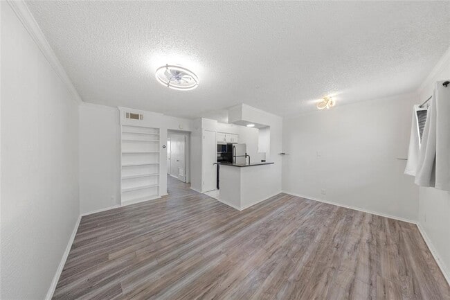 Photo - 2401 Manor Rd Unit 123