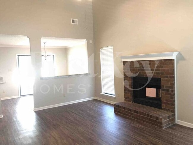 Photo - 7098 Maryland Ct