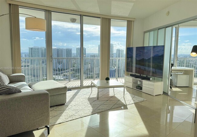 Building Photo - 1750 N Bayshore Dr Unit 3314 Rental