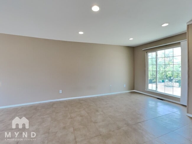 Photo - 347 Leona Dr
