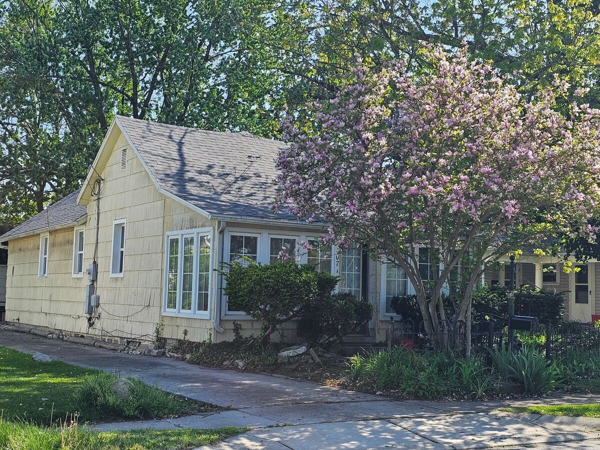 Photo - 407 Conneaut Ave Unidad 407 Conneaut A (Front)