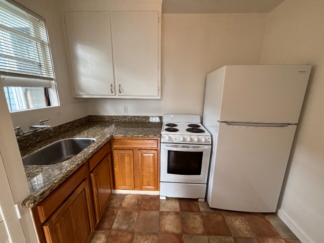 Photo - 931 Chestnut St Unit B