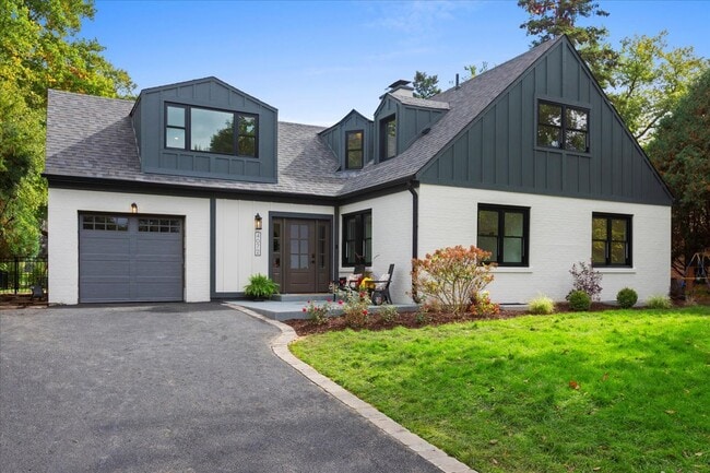 Building Photo - 4072 Bunker Ln
