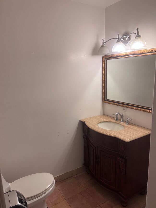 Baño privado - 4751 Sunnyslope Ave Unidad GUESTHOUSE for rent