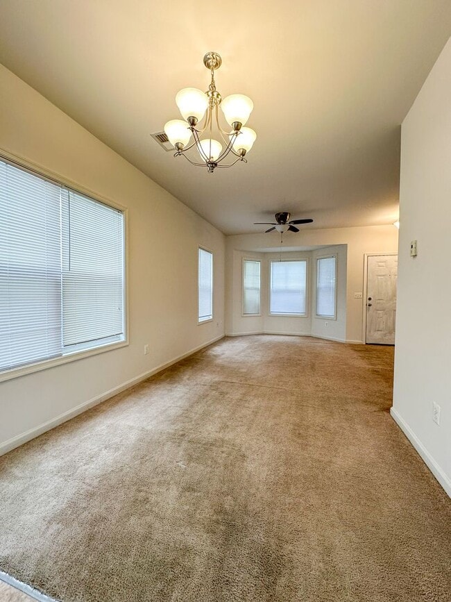 Photo - Sycomore Square Town House 3bed/2.5baths