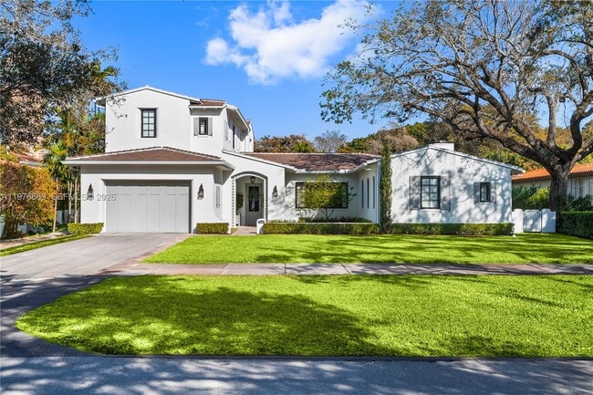 Building Photo - 2015 Country Club Prado