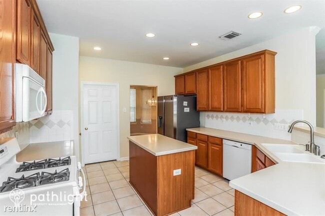 Photo - 5 br, 3.5 bath House - 12003 Sundance Cour...