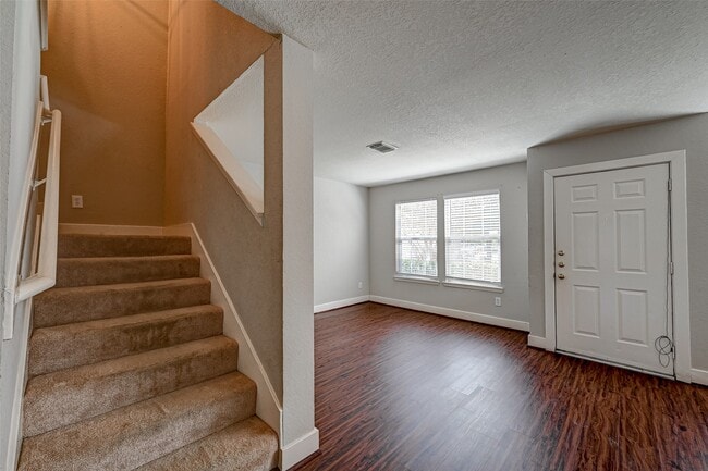 Photo - 7603 Chalk Hill