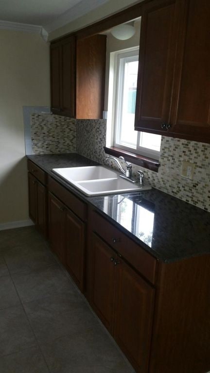 Building Photo - 206 Mead St Unit 2
