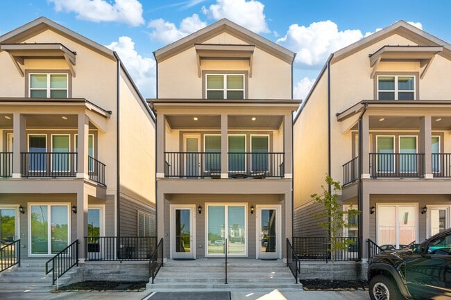 Photo - 494 S Centro Cir House