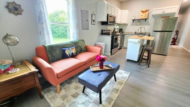 Photo - 309 S John St Unidad A