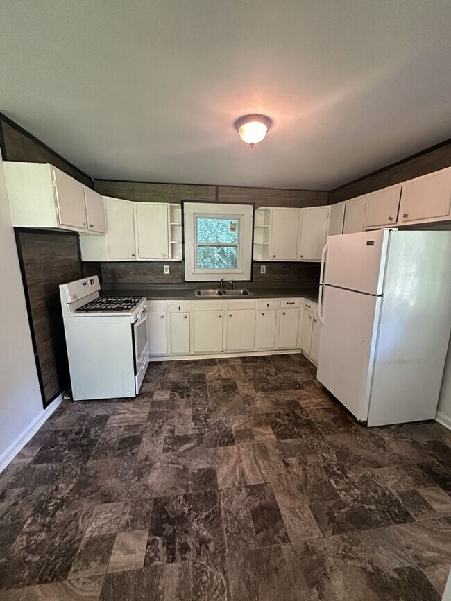 Photo - 514 Lullwater Rd