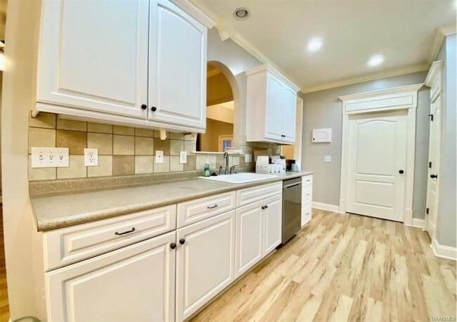100 Brittany Dr S