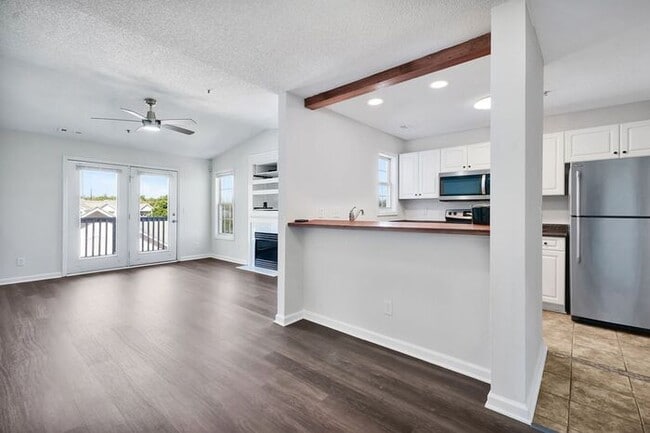 Photo - RENT SPECIAL! Freshly Painted! New Luxury ...