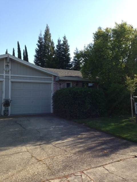 Building Photo - Charming 2 Bedroom Duplex in Fair Oaks!