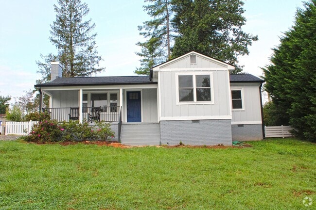 Building Photo - Freshly Renovated Cottage Rental