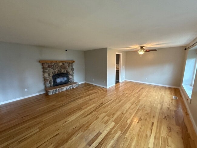 Photo - 3677 Carmelle Ct NE