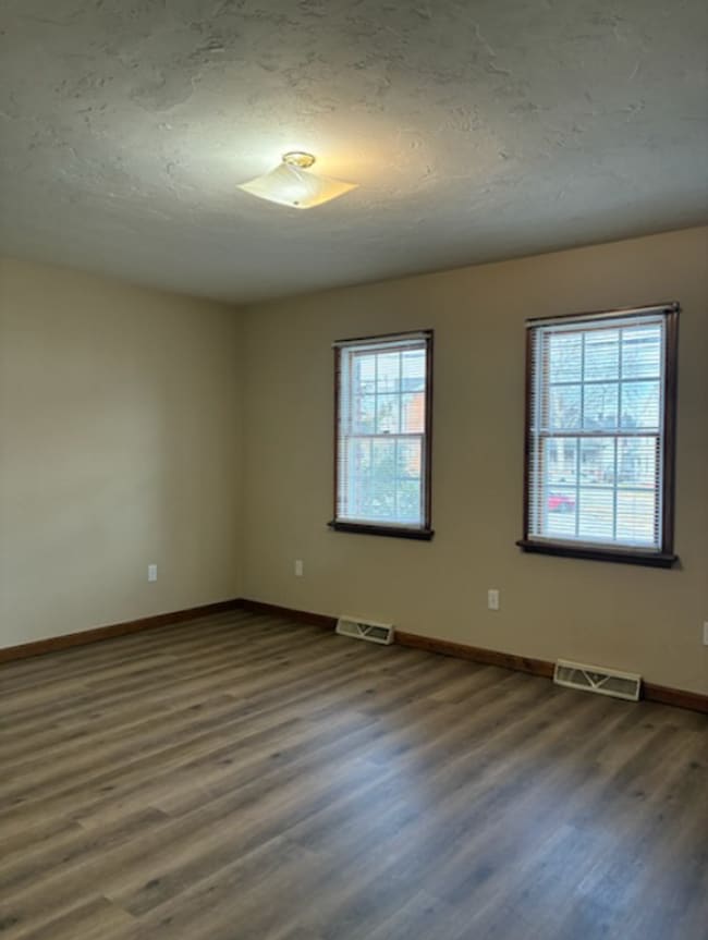 Building Photo - 9 Ridge Ave Unit 9 Ridge Ave