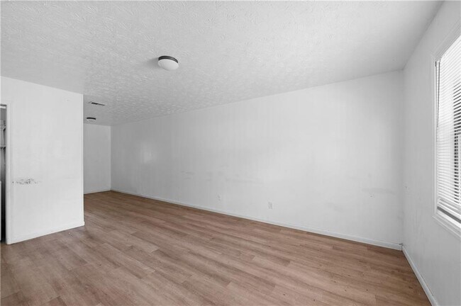 Photo - 1008 Davis St