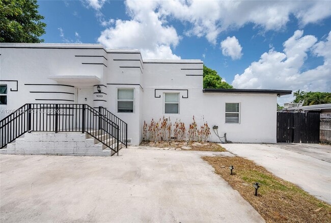 Building Photo - 9050 NW 31st Ave Unit 3