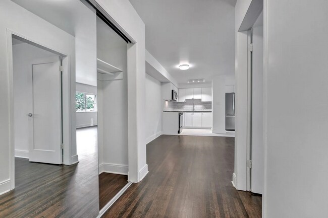 Photo - 1371 Harwood Street