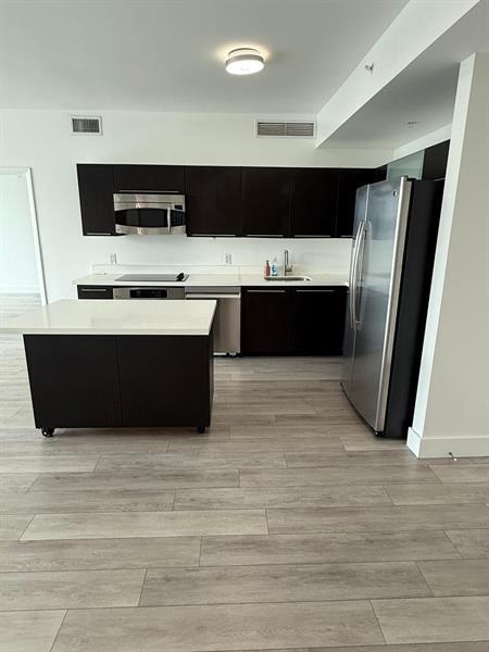 Photo - 90 SW 3rd St Unidad 3912
