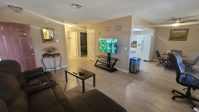 Photo - 5576 W Rochelle Ave.