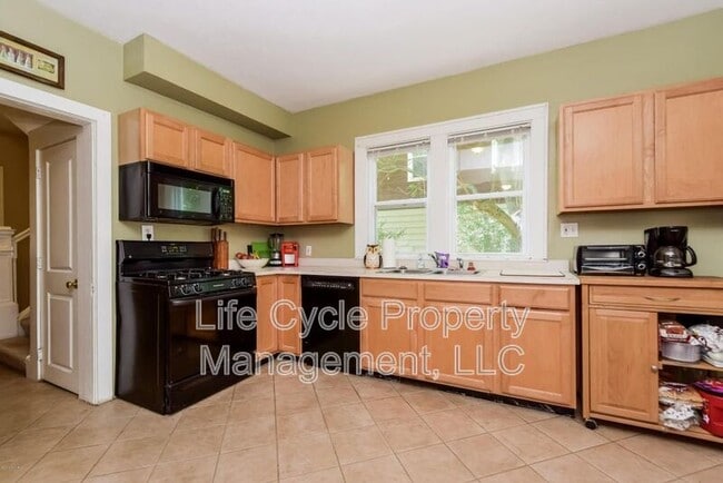 Photo - 1261 Union Ave NE