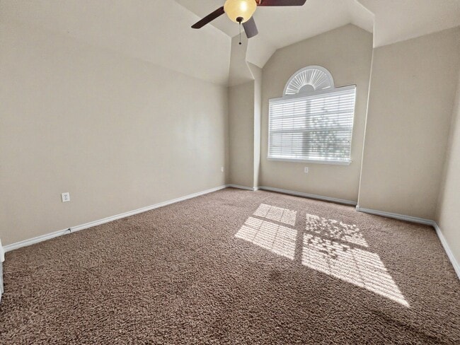 1212 Jeannie Ln