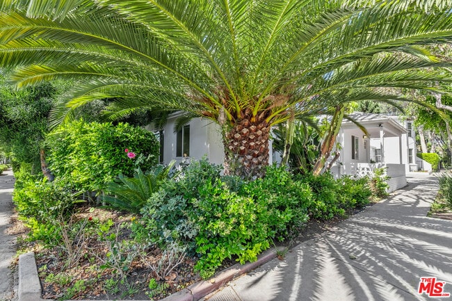 739 Westbourne Dr