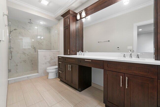 Photo - 1356 W Grand Ave Unit 2E