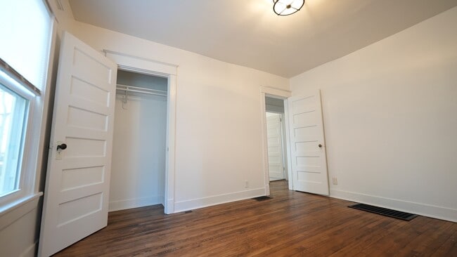 1er dormitorio - 3838 Wyandotte St Unidad Lower