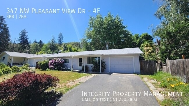 Photo - 347 NW Pleasant View Dr