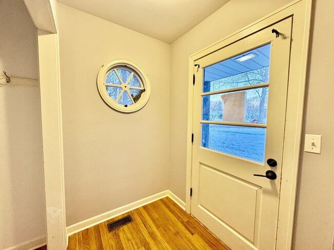 Photo - 28W791 Batavia Rd