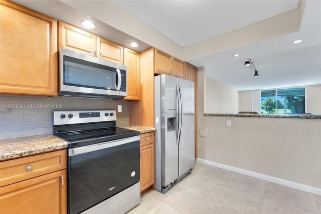 Photo - 9811 N Hollybrook Lake Dr Unit 103