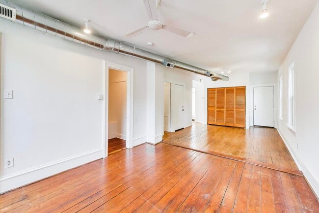 Photo - 812 W 19th St Unit 2F