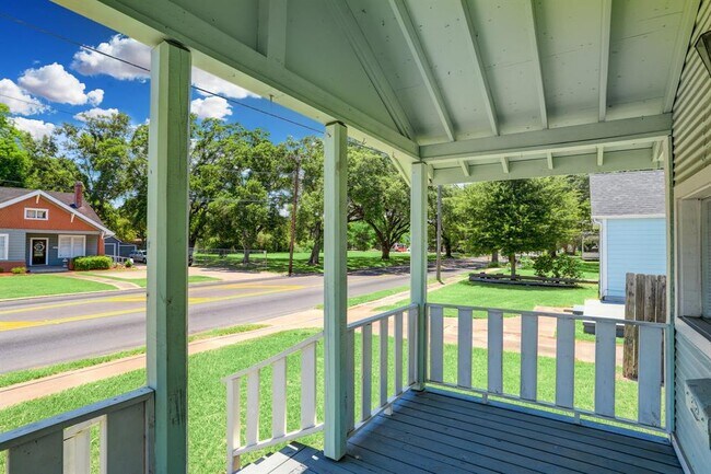 Photo - 523 E Mulberry St